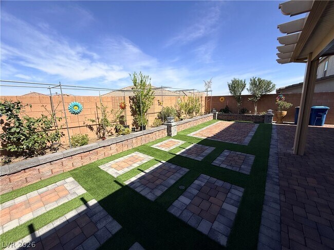 Foto del edificio - 10854 Gentle Crst Ave