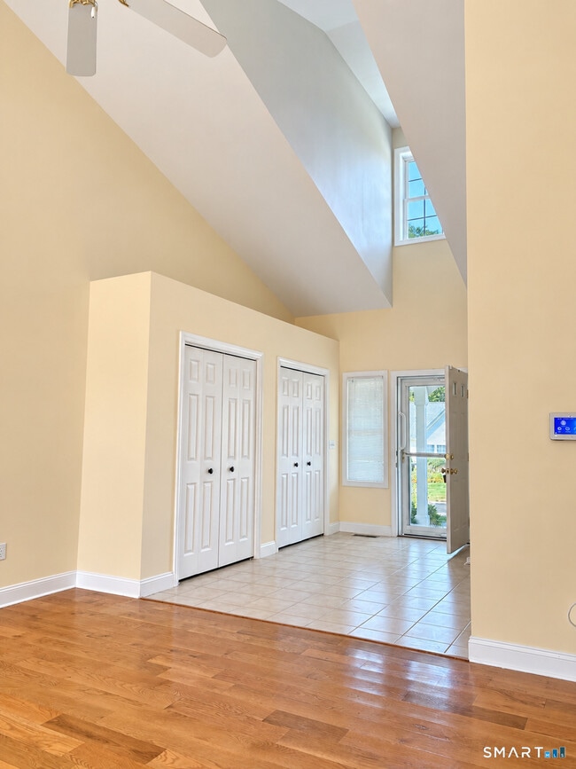 Building Photo - 162 Thistle Pond Dr