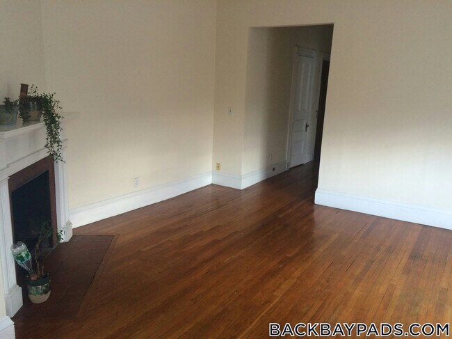 Foto del edificio - 504 Beacon St
