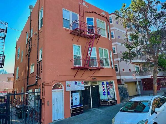 Foto del edificio - 1238 2nd Ave