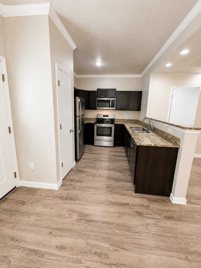 Building Photo - Wurzbach Meadows Town Home