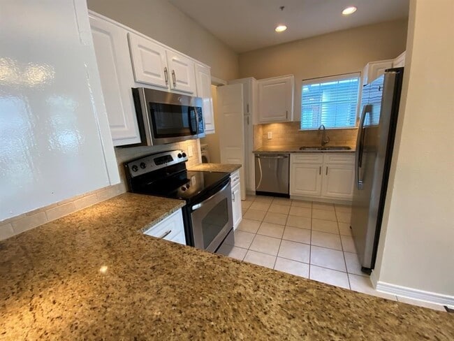 Building Photo - 1919 Post Oak Park Dr