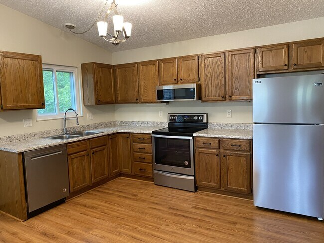 Building Photo - 515 Pepperhill Ct