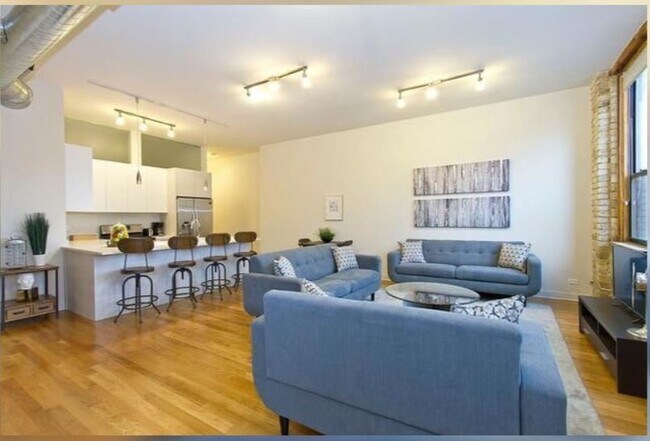 Foto del edificio - 1755 N Damen Ave