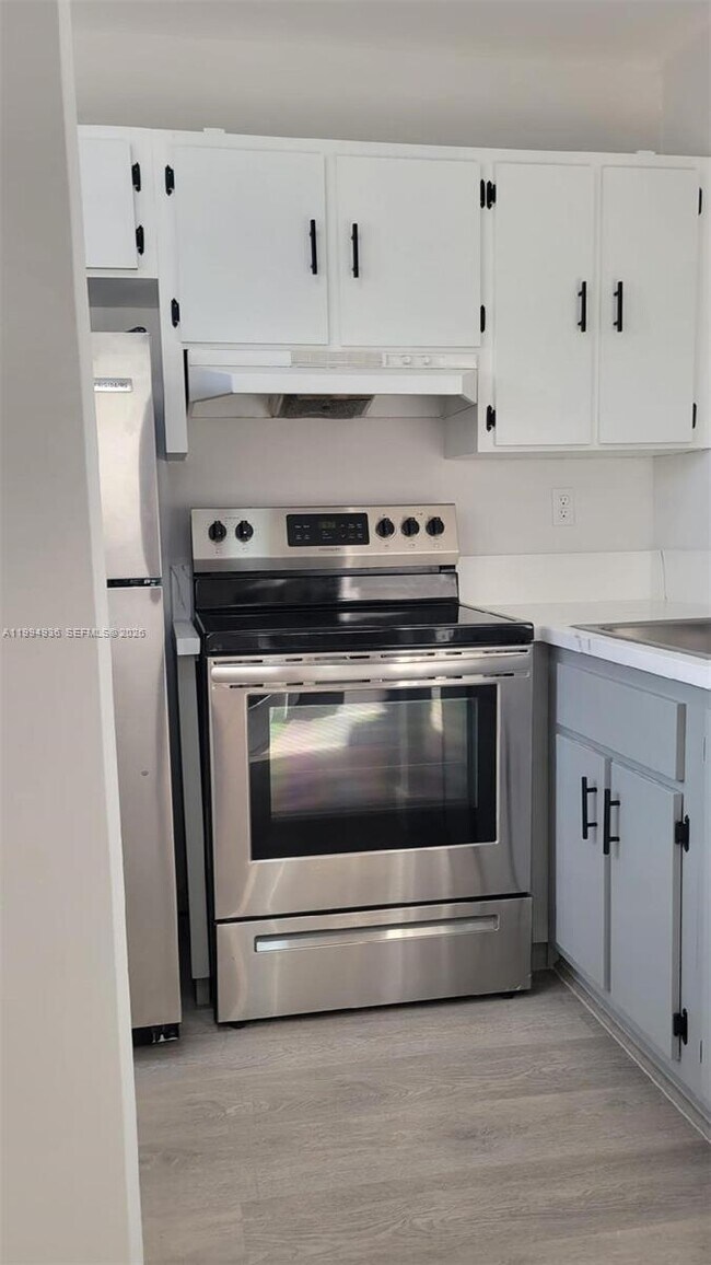 Foto del edificio - 6850 NW 173rd Dr