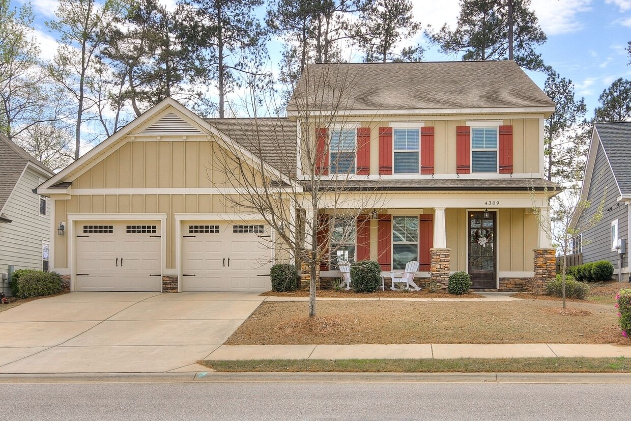 Foto principal - Gorgeous 5-Bedroom 3.5 Bath Home