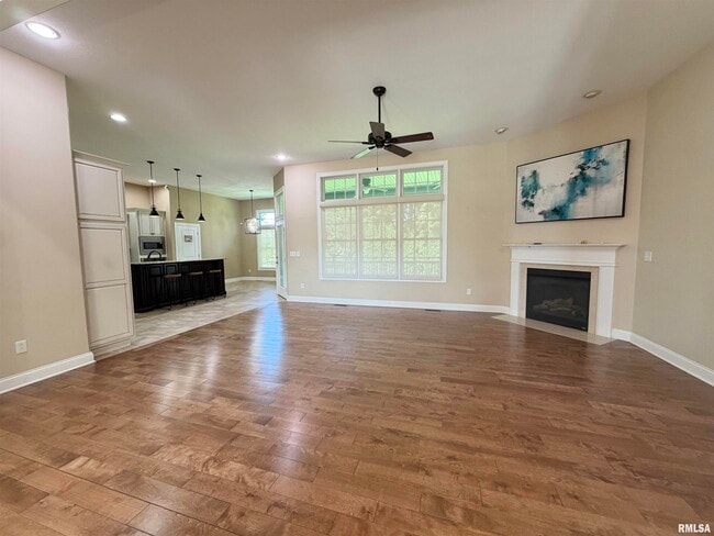 Building Photo - 1805 Blue Stone Dr