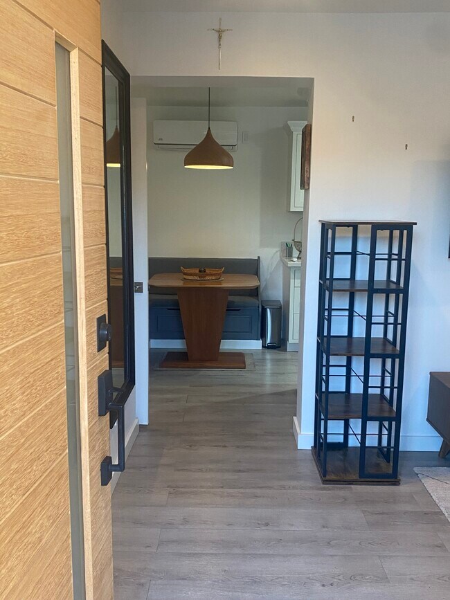 Foto del edificio - 6219 1/2 Monterey Rd