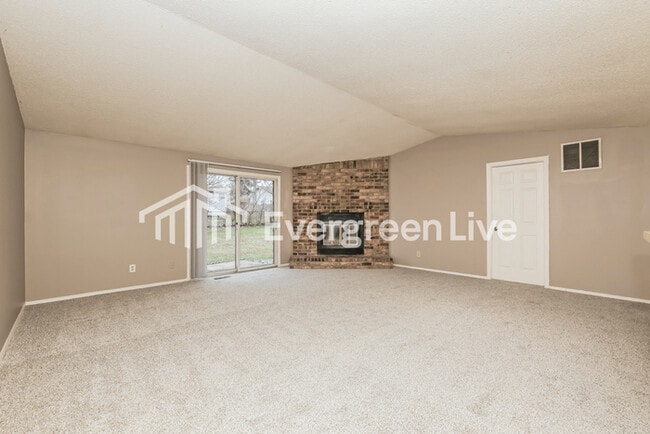 Building Photo - 4735 Stonehedge St