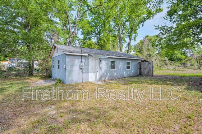 Foto del edificio - 2719 Meadowbrook Dr