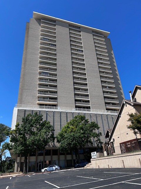 Building Photo - 1502 S Boulder Ave