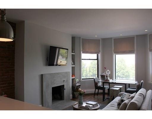 Building Photo - 480 Beacon St