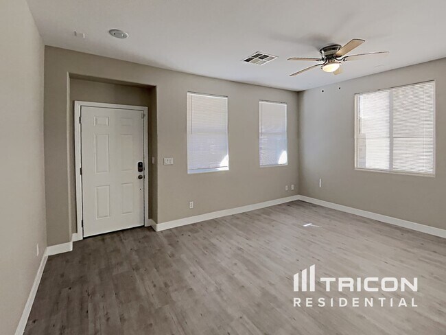 Foto del edificio - 6778 Twisted Wood Dr