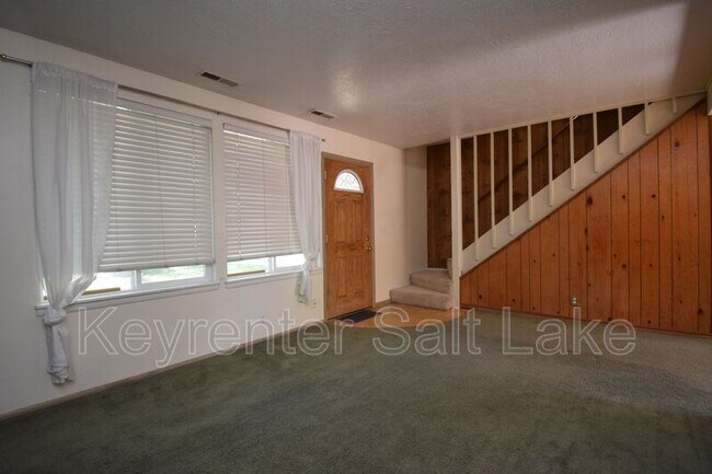 Building Photo - 6054 S 2075 E