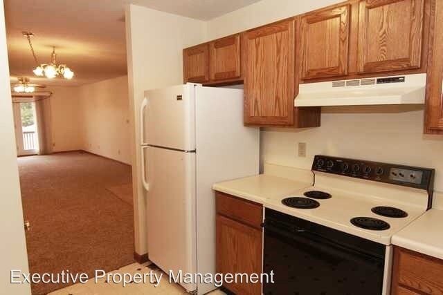 Building Photo - 3815-3815 Stonebridge Dr