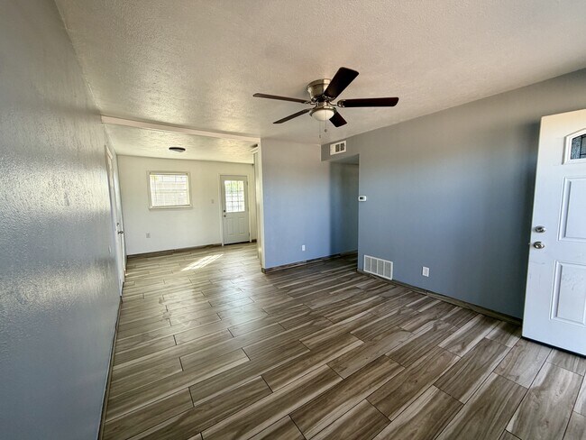 Foto del edificio - 4213 Dixon St