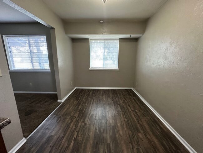 Building Photo - 1411 Lazy Brook