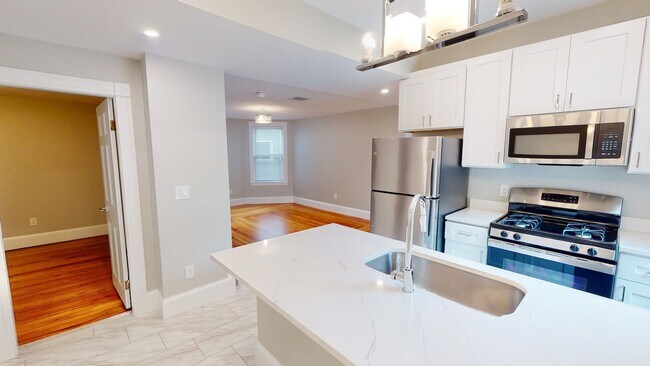 Foto del edificio - 267 E Cottage St