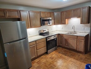 Building Photo - 300 Gino Merli Dr
