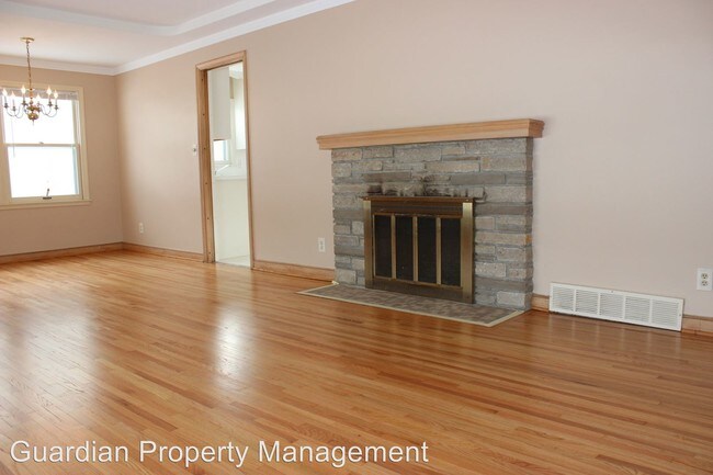Building Photo - 3 br, 1 bath House - 6124 10th Ave S