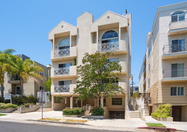 Foto del edificio - 11907 Darlington Ave