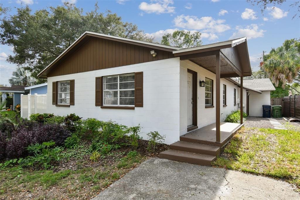 Primary Photo - 3605 E Royal Palm Cir