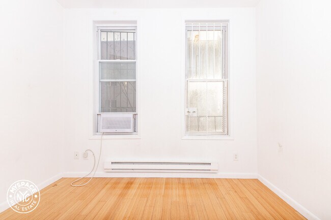 Foto del edificio - 36 Wilson Ave