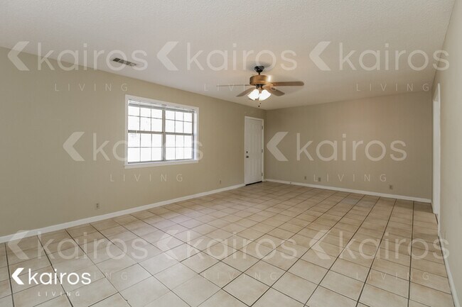 Building Photo - 131 Oakwood Court