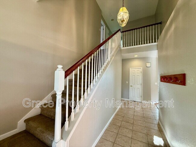 Foto del edificio - 624 Hayloft Way
