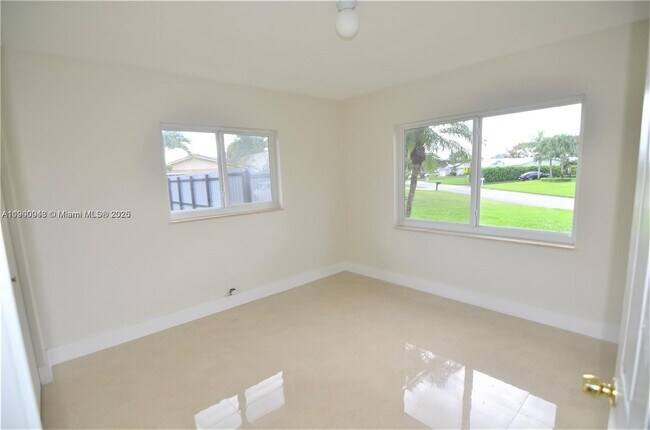 Foto del edificio - 10820 SW 126th St