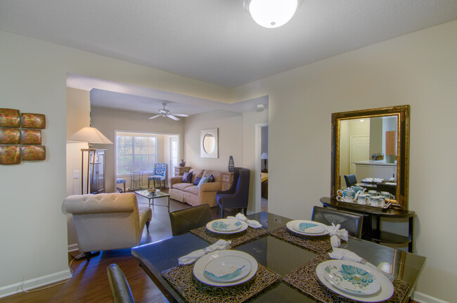 Classic Apartment Homes - Enclave at Wolfchase