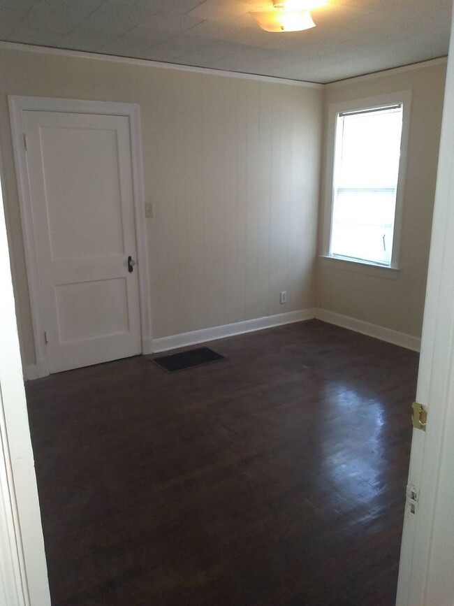 Foto del edificio - 2741-43 Kimball Ave