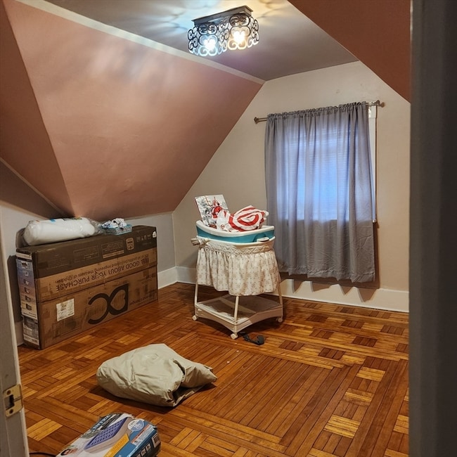 Building Photo - 213 Lincoln St