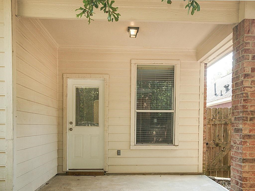 Foto del edificio - 21645 Forest Colony Dr