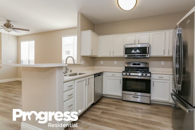 Foto del edificio - 8837 Medicine Wheel Ave
