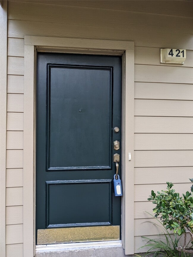 Foto del edificio - 2100 Tanglewilde St