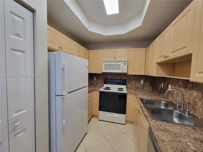 Foto del edificio - 2335 Mariner Ct