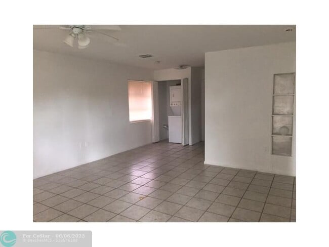 Building Photo - 2625 NW 68th Ave