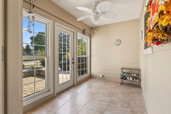 Foto del edificio - 641 Silver Rock Ln