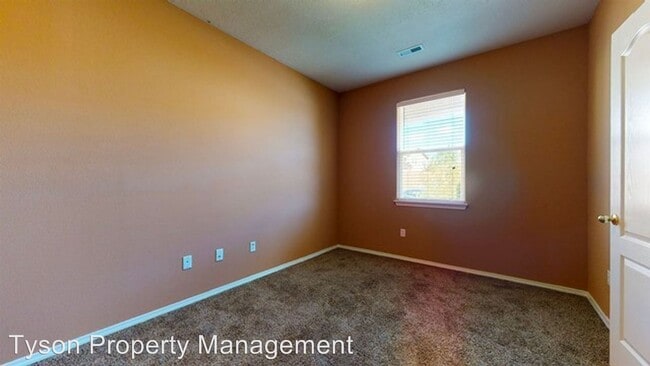 Building Photo - 3 br, 2.5 bath House - 7116 Hearthstone Rd NW