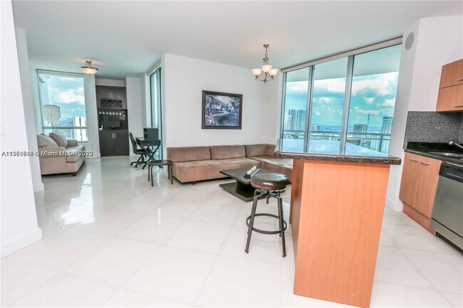 Foto del edificio - 350 S Miami Ave