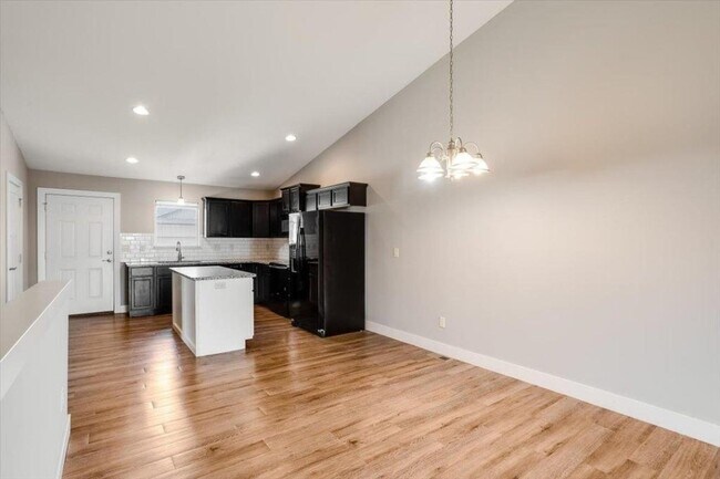 Foto del edificio - 12810 E Timber Lake Rd