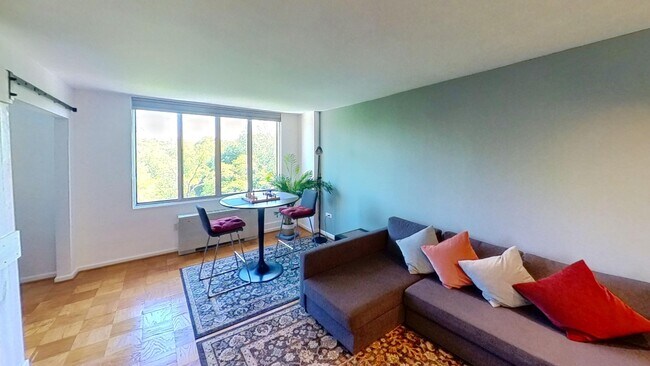 Foto del edificio - 2939 Van Ness St NW