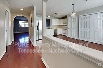 Building Photo - 2120 Lebanon Pike