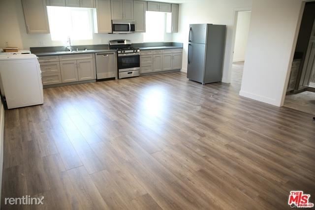 Foto principal - 635 N Normandie Ave