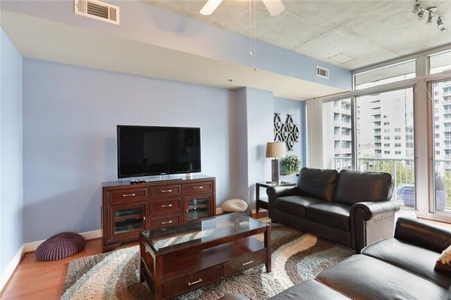 Building Photo - 44 Peachtree Pl NW