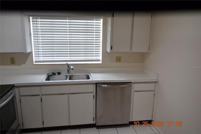 Building Photo - 11715 Wesson Cir E