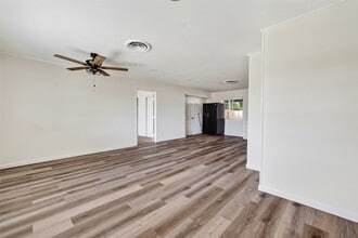 Building Photo - 1308 W Dumble St