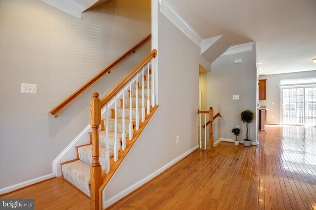 Building Photo - 4673 Carisbrooke Ln