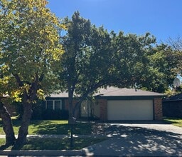 Building Photo - 7503 Elmhurst Dr